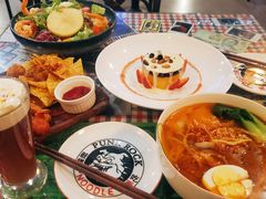 酸辣浓汤面-鼓楼吃面·肉啃肉(南锣鼓巷店)