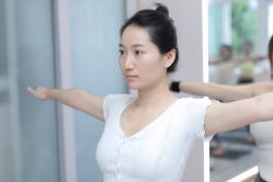 -亚太瑜伽普拉提学院