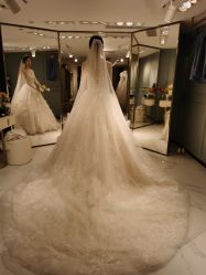 点击看大图 -GRACE KELLY婚纱与礼服(北京店)