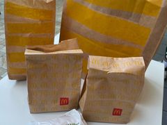 -麦当劳(假日广场店)