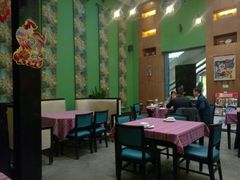 -香巴拉云南餐厅(华莱坞店)