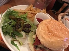 芝士牛肉汉堡-COMMUNE幻师(花园道店)