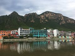 -百里峡七彩艺术小镇