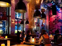 -FOUR PLAY BAR
