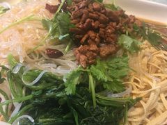 -吴记酱骨炖菜馆(康安路店)