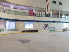 -冰纷万象滑冰场(赣州华润万象城店)