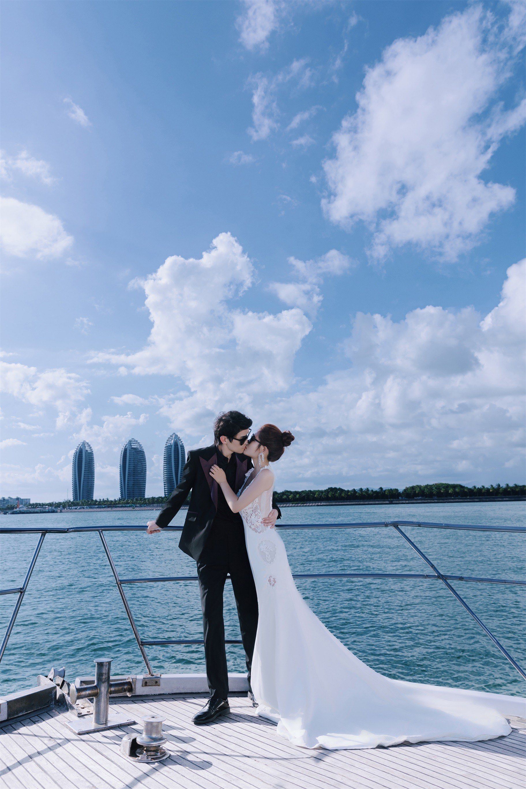 三亚婚纱摄影：海岛甜蜜记忆的理想选择