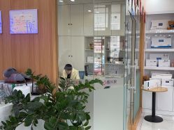 -靓芙泉专研痘痘肌