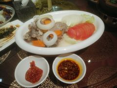 南山手抓肉-巴依兄弟西域美食(机场店)