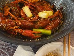 -肥肥虾庄·金牌油焖大虾(汉口城市广场店)