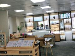 -LOGO眼镜·蔡司品牌折扣店(龙华清湖店)