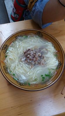 还平乐古镇就要吃奶汤面还有钵钵鸡进入古筝到处一条街都是邛崃的特色