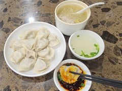 -周家大连水饺(美专校街店)