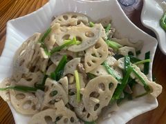 -黄记四更烤乳猪店