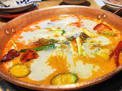 -洱火云南酸菜牛肉火锅(石景山当代商城店)