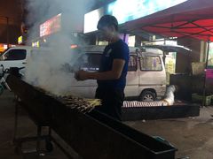 -劳动公园新疆人烤腰子