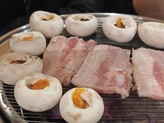 -围炉肉舍•炭烤活鳗•丹东海鲜烤肉(步行街店)