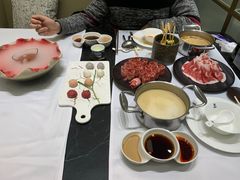 -红鼎豆捞·非遗鲍皇汤火锅(宝丰路店)