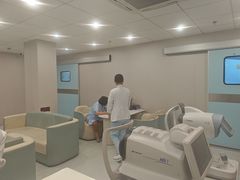 -上海大学附属上海和平眼科医院