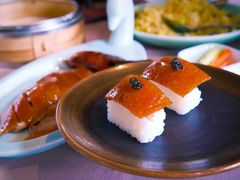 鱼子酱片皮鸭寿司-夜上海(新天地店)