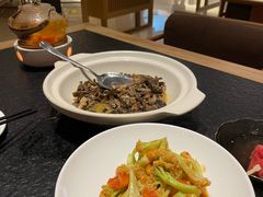 -鱼鲜饭香·招牌汽锅剁椒鱼头王