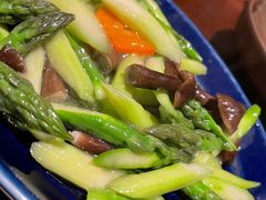 鲜百合芦笋炒小牛肉-君悦酒店·1881·北京烤鸭