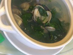 枸杞叶文蛤白贝汤-鑫悦楼煎蟹·16年海鲜大排档