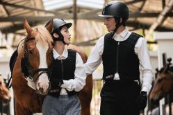 点击看大图 -挪娅婚纱摄影皇家会所