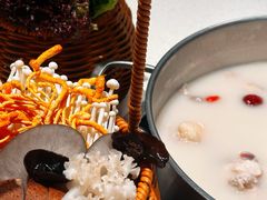 -煲王粤菜餐厅(中侨中心店)