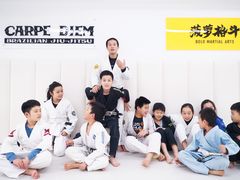 -菠萝格斗巴西柔术训练馆