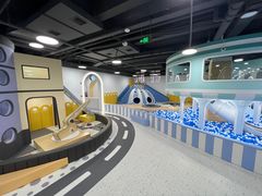 -蓝鲸奇亲子游泳俱乐部