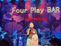 -FOUR PLAY BAR