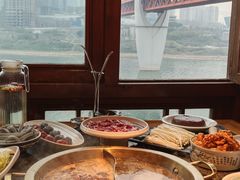 -小天鹅火锅·一线江景洪鼎旗舰店(洪崖洞店)