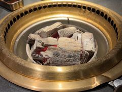 -铭牛烧肉·和牛海鲜自助(高新月牙湖店)
