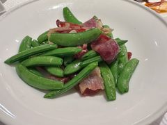 清炒香肠荷兰豆-老洋房花园饭店(绍兴路店)