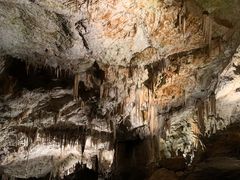 -波斯托伊纳溶洞