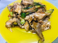 生炒鱼头-广迎居老正兴菜馆