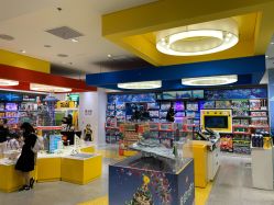 -乐高品牌旗舰店(人民广场店)