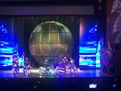 -工人俱乐部剧场杂技表演