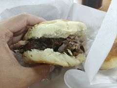 烧饼夹肉-京东一绝西海子西园烧饼夹肉