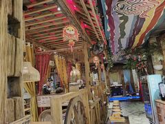 -老牌坊云南鱼豆花火锅(爱建店)
