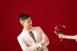 -莫兰迪婚纱摄影