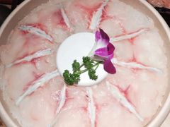 -老牌坊云南鱼豆花火锅(爱建店)