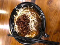 -丽虹云南过桥米线(兴工街店)