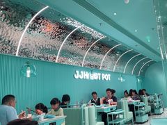 -季季红火锅(柳州城中万达二店)