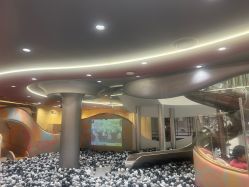 -奈尔宝·国风主题儿童乐园·亲子餐厅(豫园商城店)