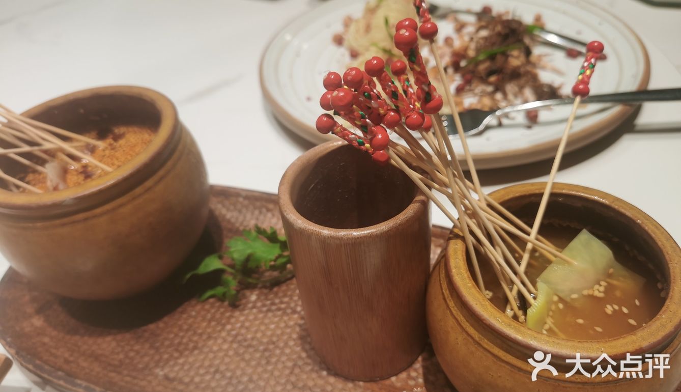 很不错的川菜，每一道菜都非常的正宗非常赞，尤其是夫妻