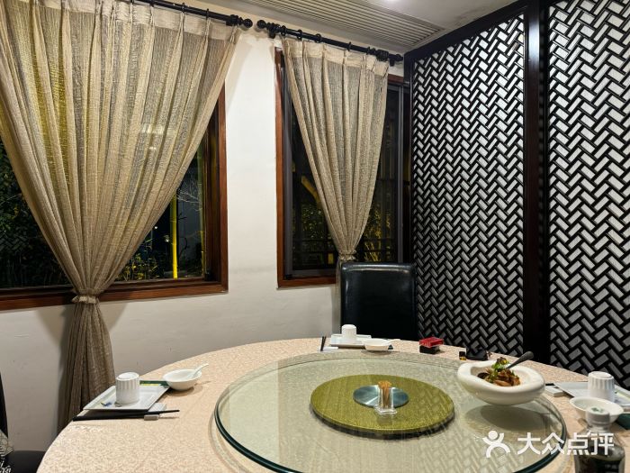 山外山·林语花园餐厅图片
