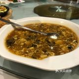菜品价格合适 有包间 环境很好 菜单也有英文
