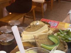 -赵美丽·重庆社区火锅·直营店(火车东站·中豪国际店)